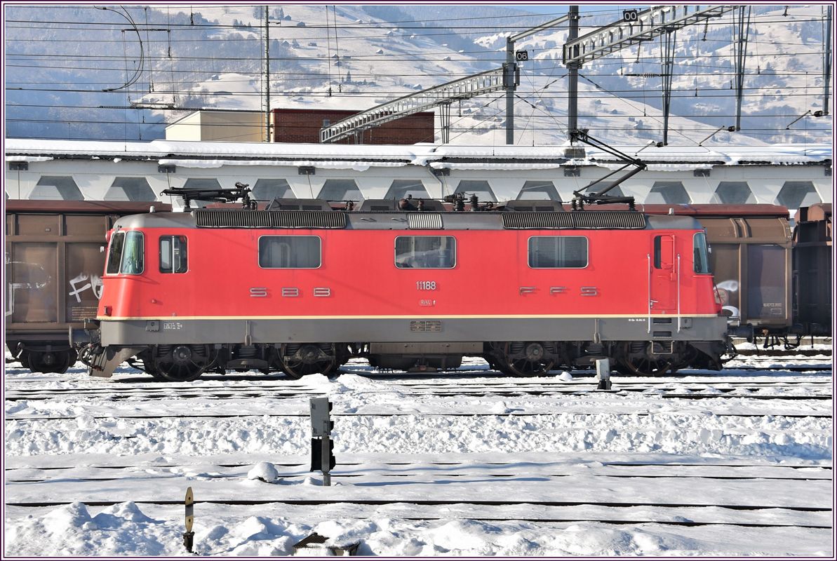 Re 4/4 II 11188 in Buchs SG (19.01.2017)