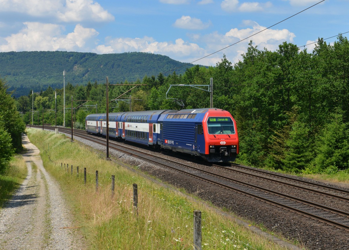 Re 450 010 als RE nach Zürich am 18.06.2014 bei Rupperswil.