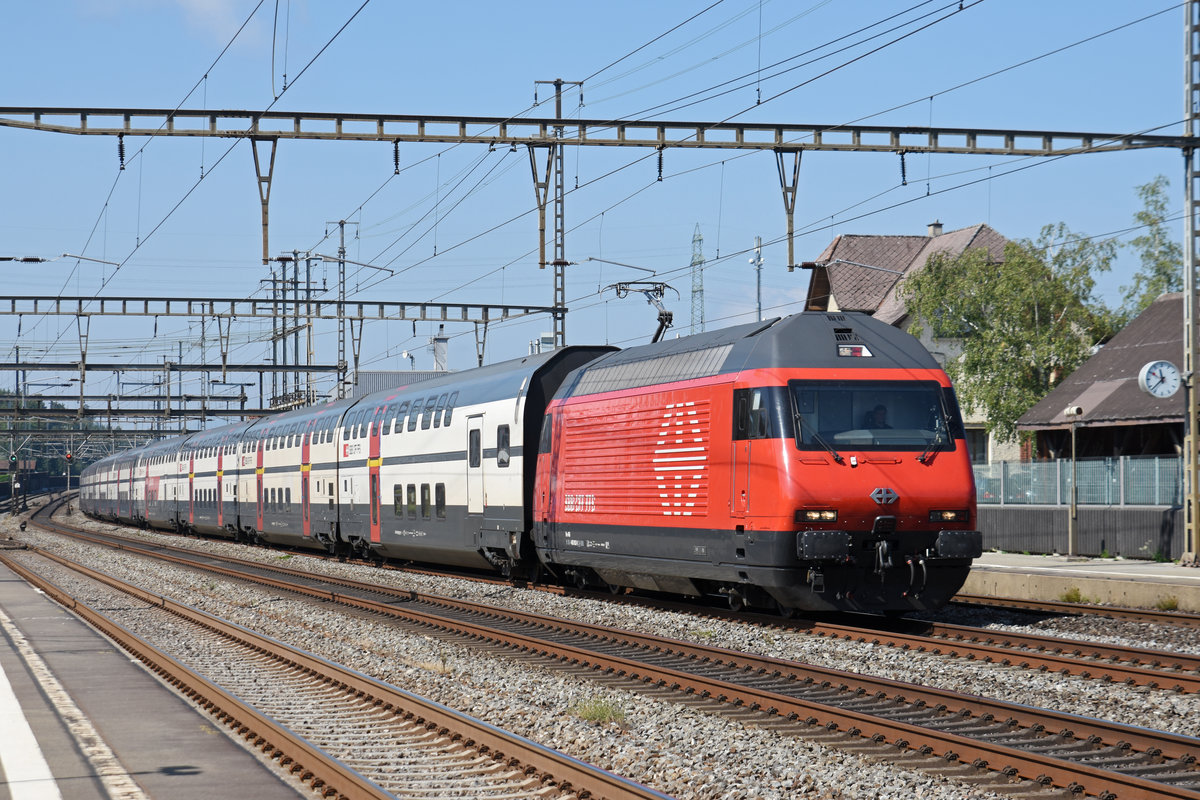 Re 460 002-9 durchfährt den Bahnhof Rupperswil. Die Aufnahme stammt vom 03.09.2019.