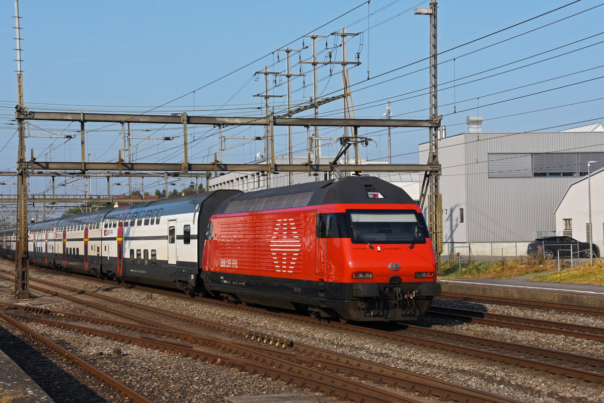 Re 460 003-7 durchfährt den Bahnhof Rupperswil. Die Aufnahme stammt vom 14.09.2020.