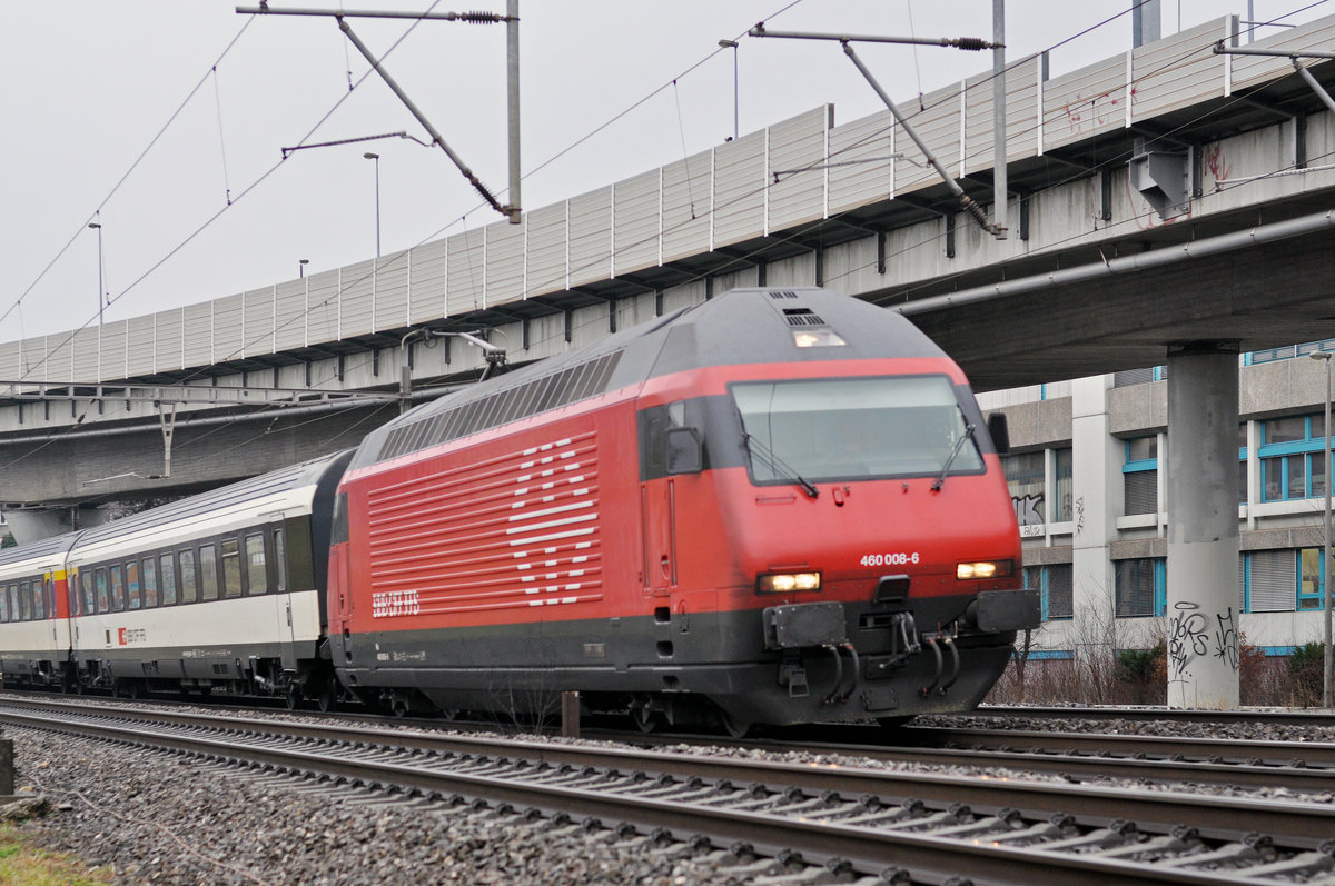 Re 460 008-6, fährt Richtung Bahnhof Muttenz. Die Aufnahme stammt vom 19.12.2017.
