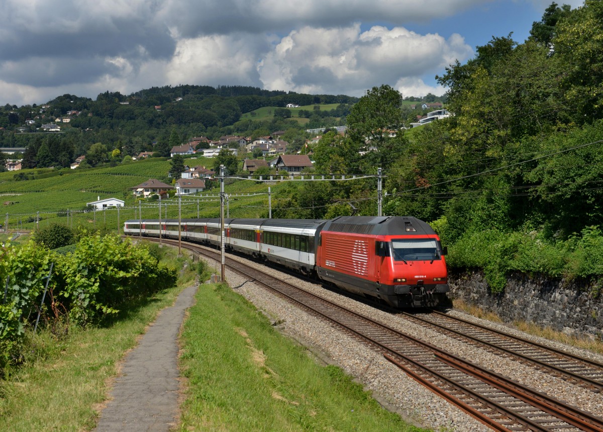 Re 460 014 mit einem IC nach Luzern am 26.08.2013 bei Bossire.