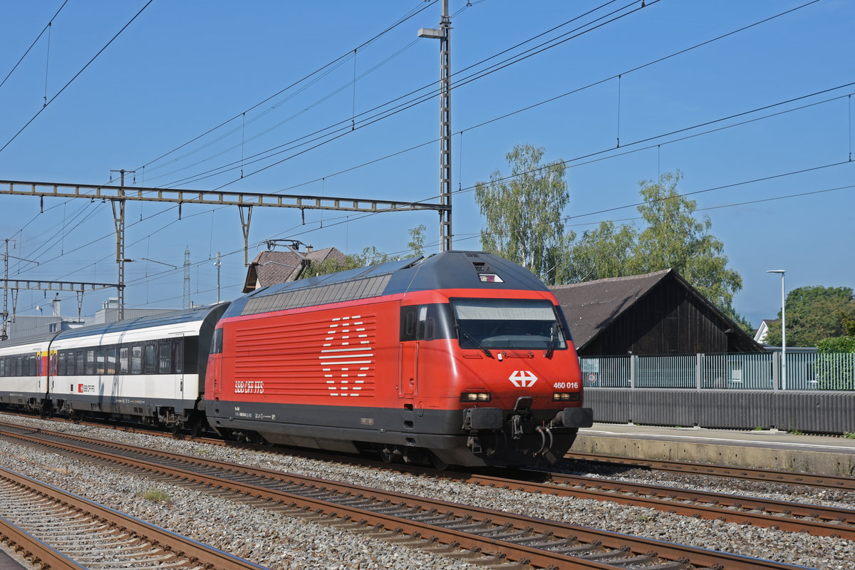 Re 460 016-9 durchfährt den Bahnhof Rupperswil. Die Aufnahme stammt vom 03.09.2019.