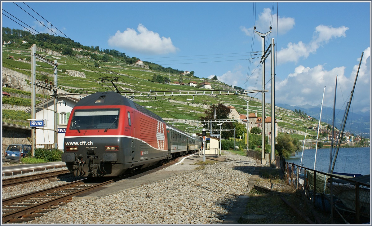 Re 460 016-9 mit EC 122 Milano - Genve bei der Durchfahrt in Rivaz am 19. September 2008