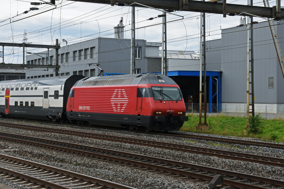 Re 460 022-7 durchfährt den Bahnhof Rupperswil. Die Aufnahme stammt vom 25.08.2020.