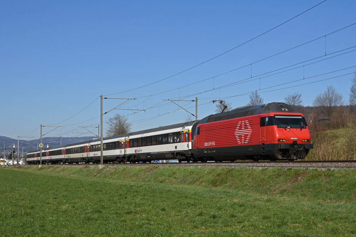 Re 460 022-7 fährt Richtung Bahnhof Sissach. Die Aufnahme stammt vom 21.03.2019.