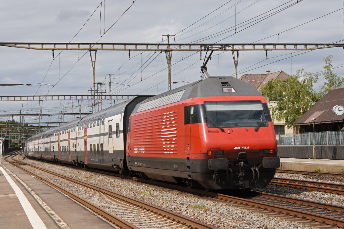 Re 460 023-5 durchfährt den Bahnhof Rupperswil. Die Aufnahme stammt vom 31.07.2019.