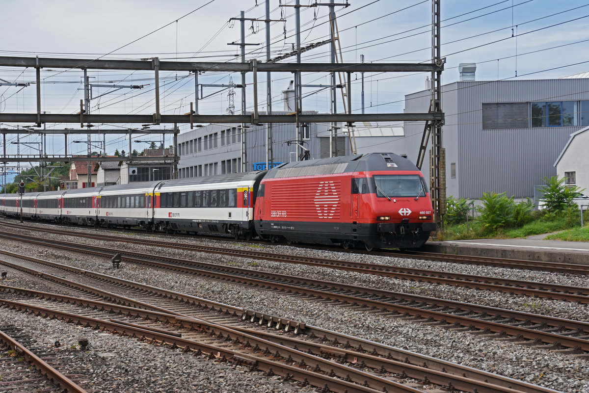 Re 460 027-6 durchfährt den Bahnhof Rupperswil. Die Aufnahme stammt vom 25.08.2020.