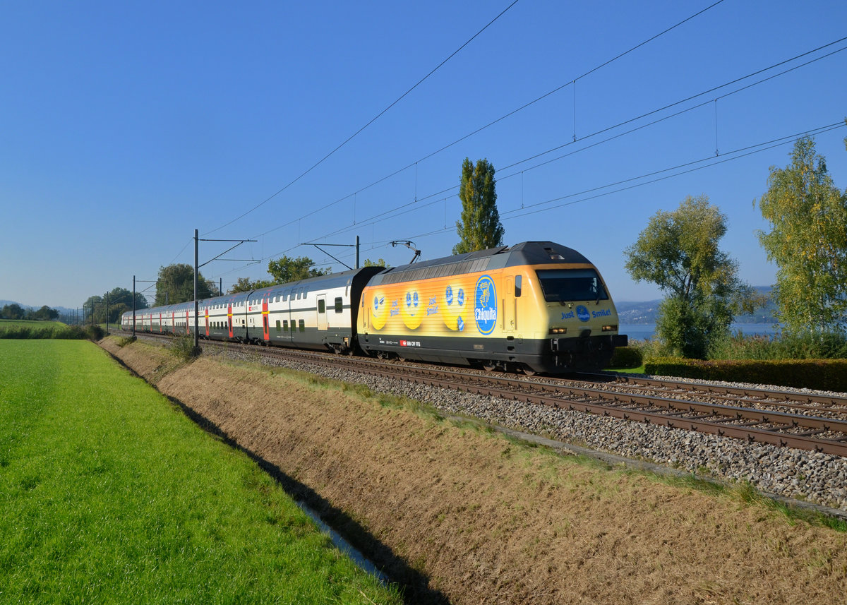 Re 460 029 mit einem IR am 01.10.2015 bei Sempach-Neuenkirch. 