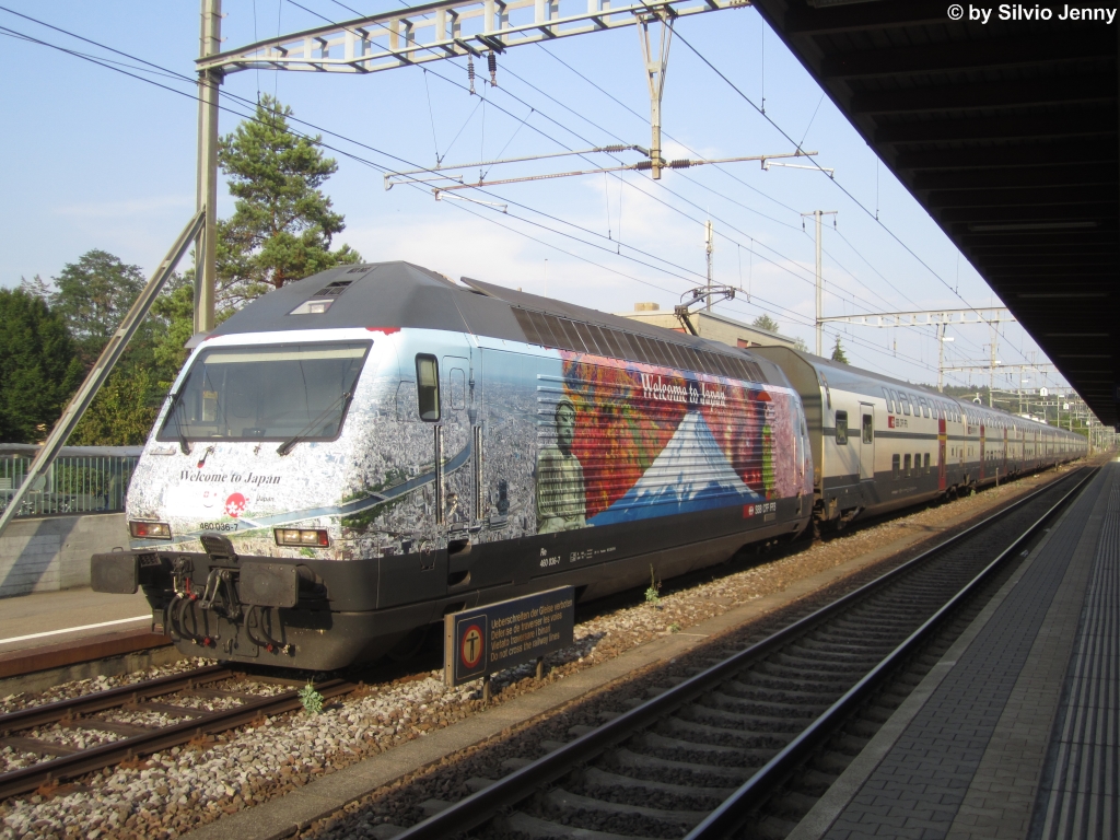 Re 460 036-7 ''150 Jahre Diplomatische Beziehungen Schweiz-Japan'' am 13.8.2015 in Bassersdorf.