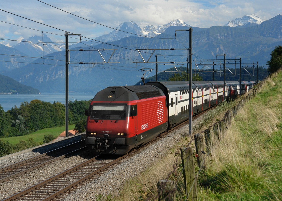Re 460 038 mit einem IC nach Basel am 31.08.2011 bei Einigen.