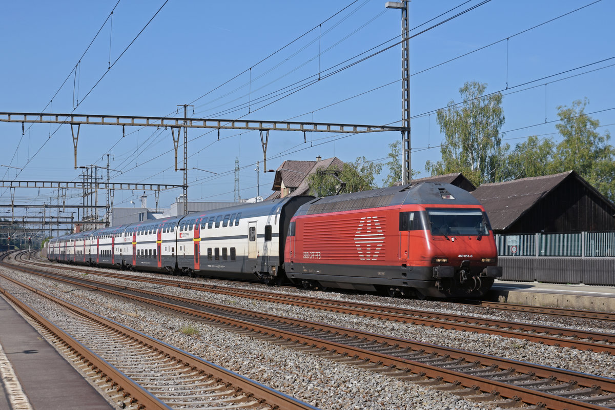 Re 460 051-6 durchfährt den Bahnhof Rupperswil. Die Aufnahme stammt vom 03.09.2019.