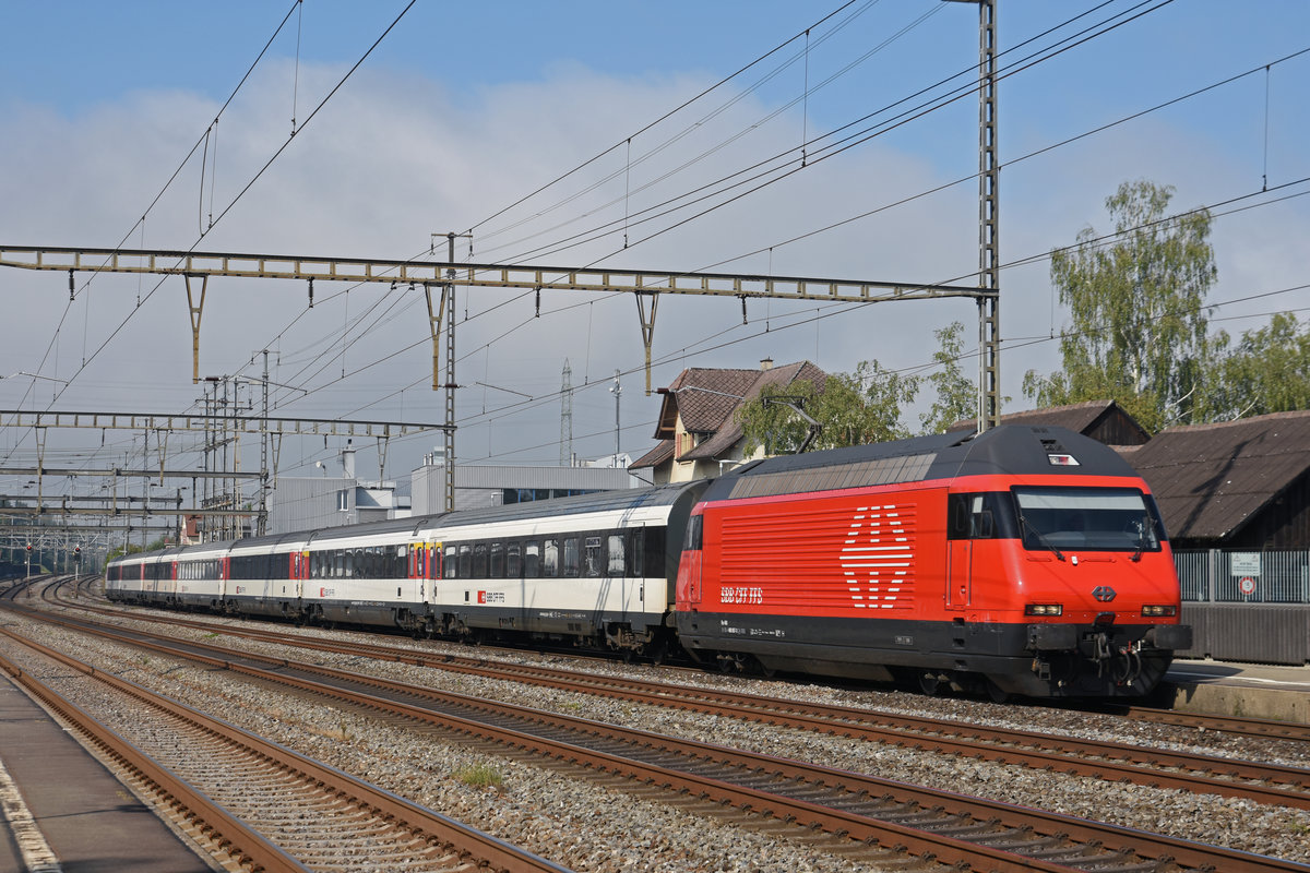 Re 460 057-3 durchfährt den Bahnhof Rupperswil. Die Aufnahme stammt vom 03.09.2019.