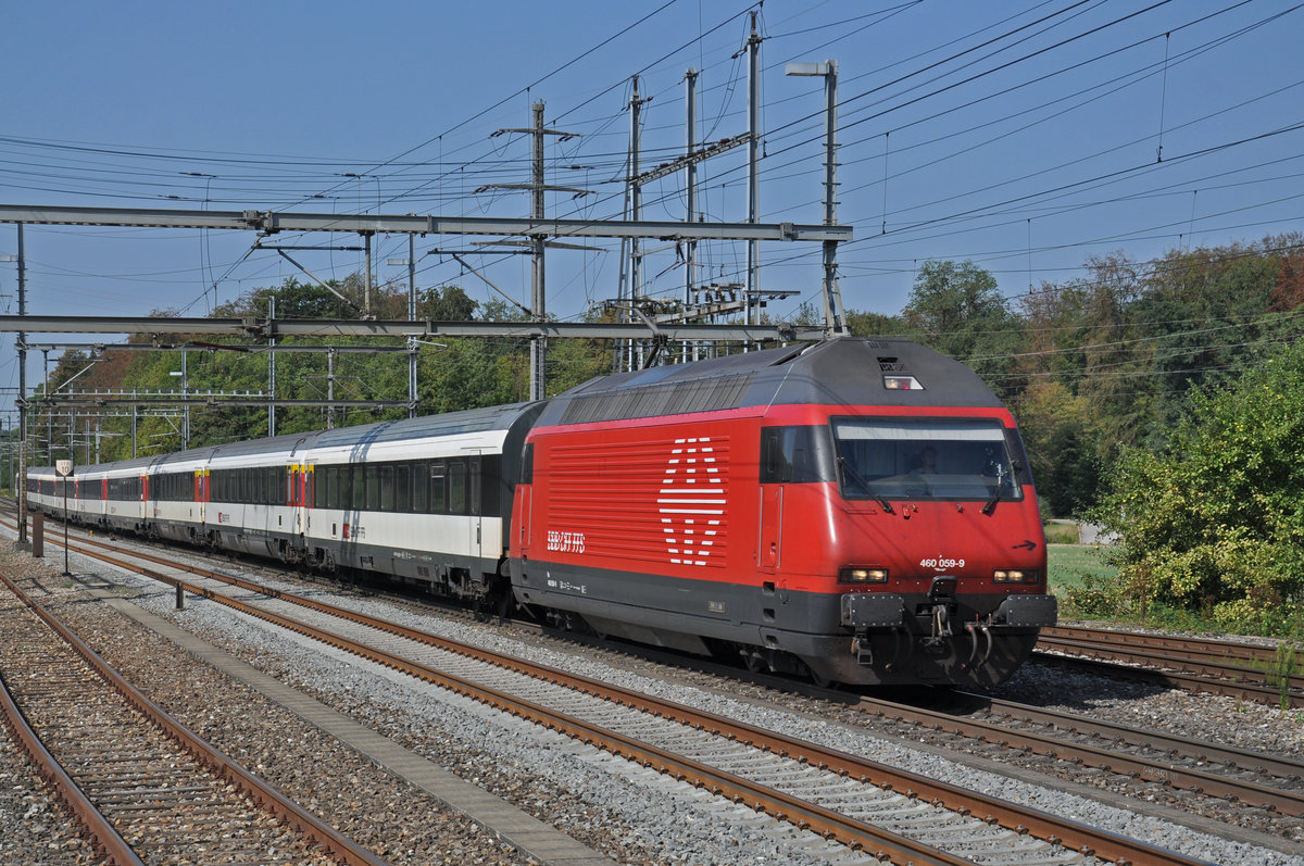 Re 460 059-9 durchfährt den Bahnhof Möhlin. Die Aufnahme stammt vom 20.08.2018.