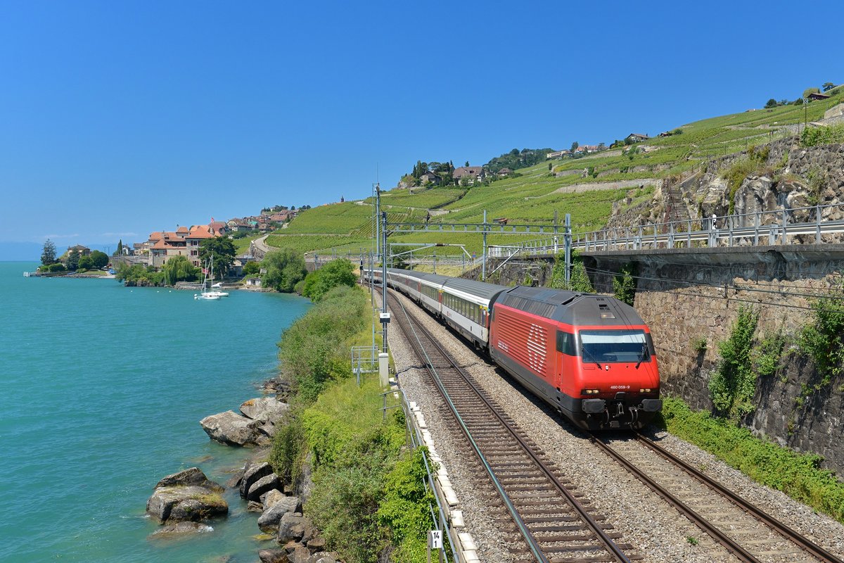 Re 460 059 mit einem IR am 16.06.2014 bei St. Saphorin. 