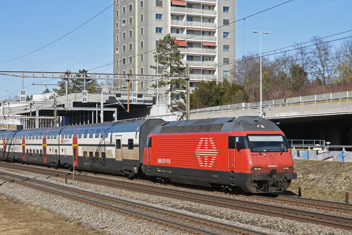 Re 460 066-4 fährt Richtung Bahnhof Muttenz. Die Aufnahme stammt vom 17.02.2019.
