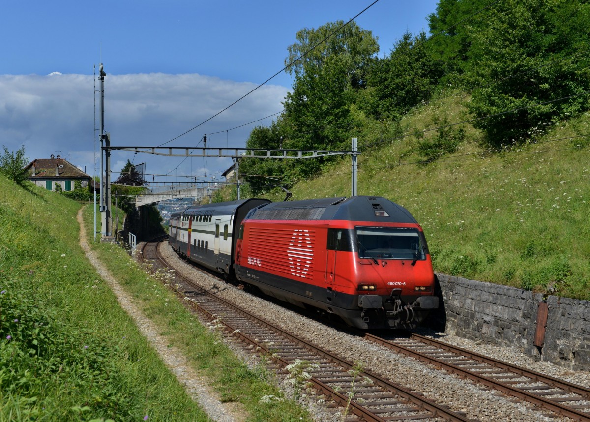Re 460 070 mit einem IC nach St. Gallen am 26.08.2013 bei Grandvaux.