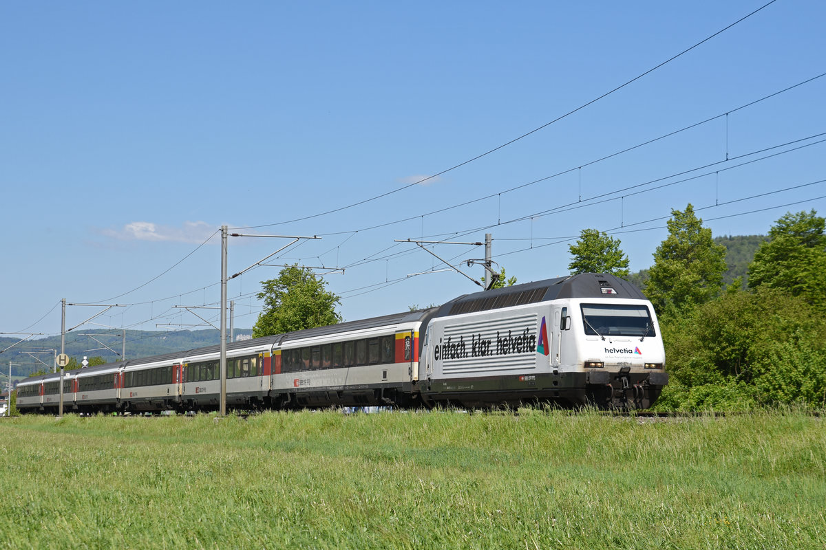 Re 460 071-4 mit der Helvetia Werbung, fährt Richtung Bahnhof Sissach. Die Aufnahme stammt vom 14.05.2019.