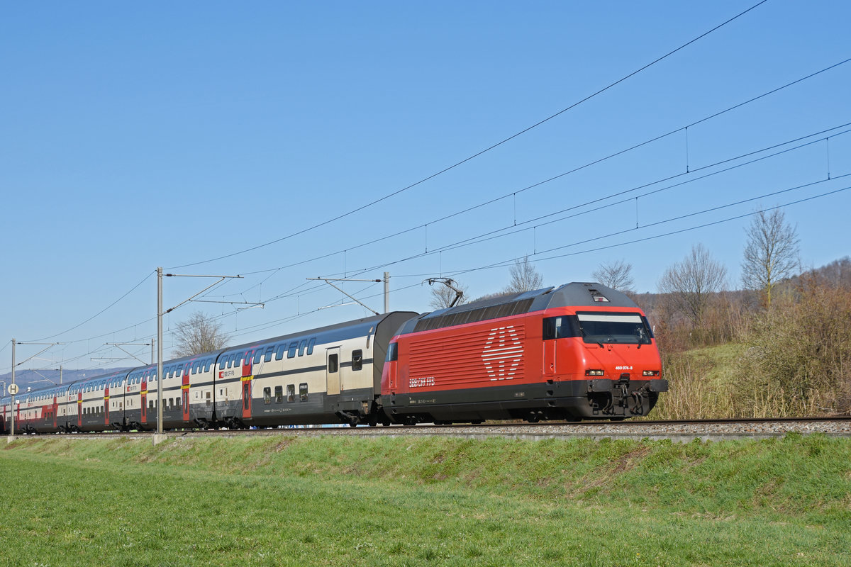 Re 460 074-8 fährt Richtung Bahnhof Sissach. Die Aufnahme stammt vom 21.03.2019.