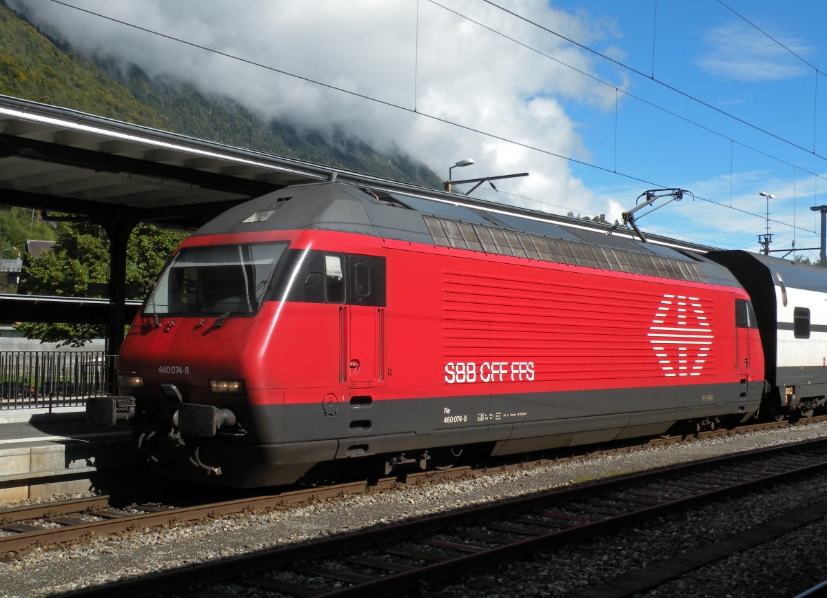 RE 460 074 am Bahnhof Interlaken Ost. Die Aufnahme stamme vom 12.10.2013.