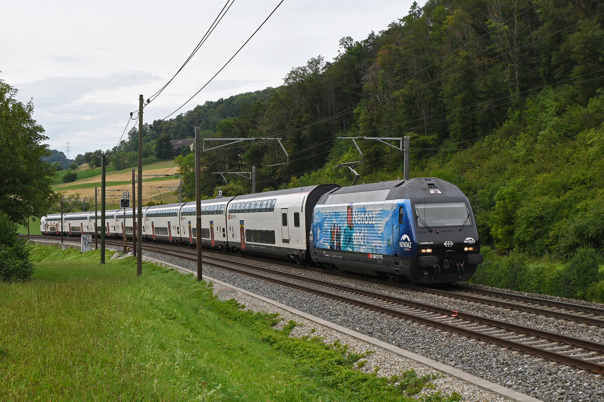 Re 460 078-9 fährt am 27.07.2023 Richtung Bahnhof Tecknau.