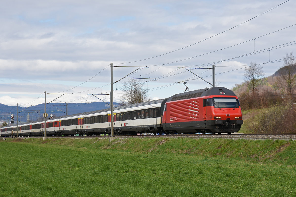 Re 460 078-9 fährt Richtung Bahnhof Sissach. Die Aufnahme stammt vom 18.03.2019.