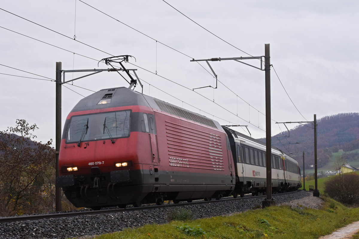 Re 460 079-7 fährt Richtung Bahnhof Tecknau. Die Aufnahme stammt vom 04.11.2020.