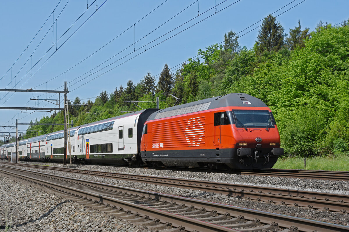 Re 460 080-5 fährt Richtung Bahnhof Rupperswil. Die Aufnahme stammt vom 12.05.2022.