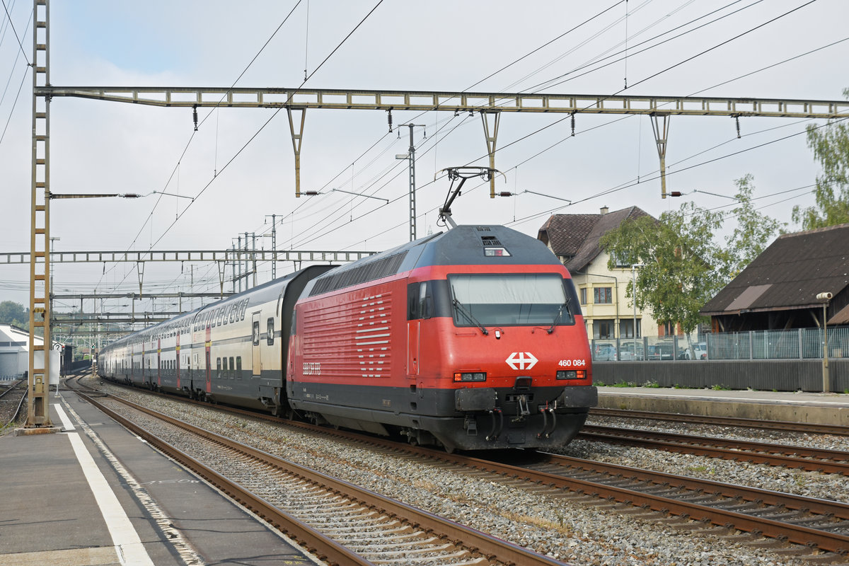 Re 460 084-7 durchfährt den Bahnhof Rupperswil. Die Aufnahme stammt vom 03.09.2019.