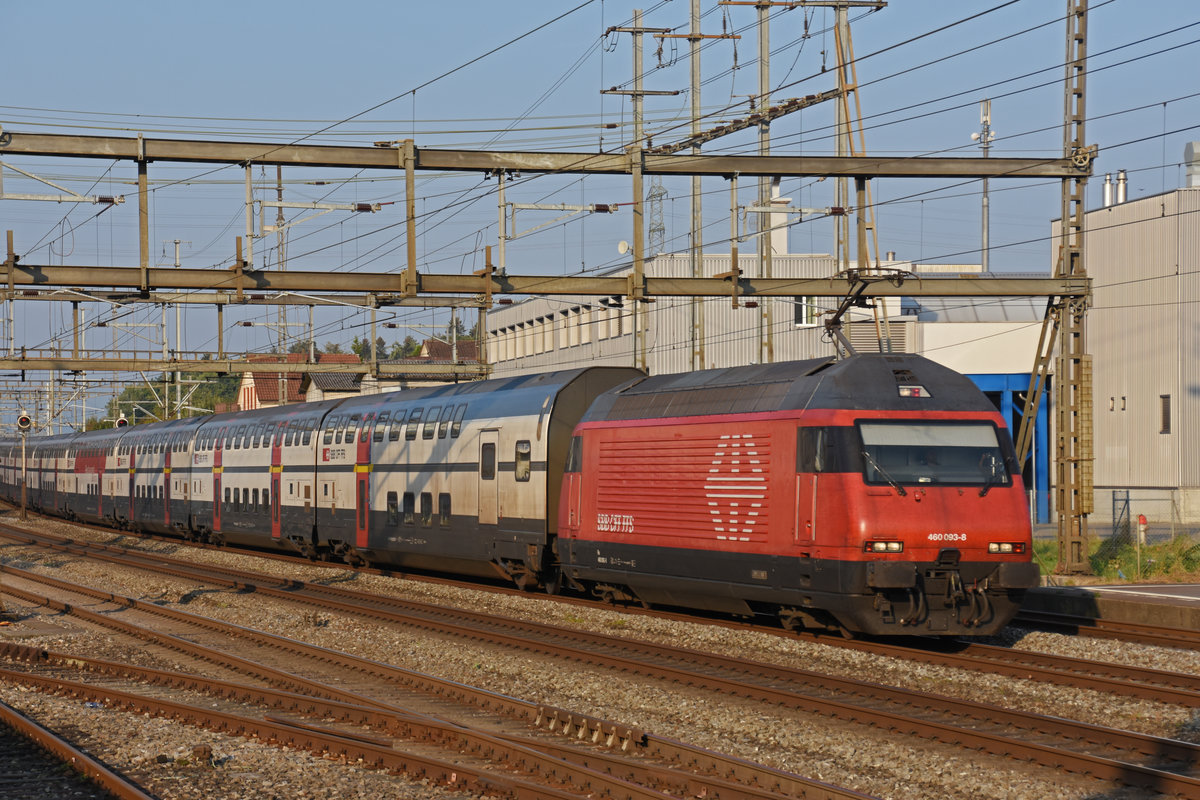 Re 460 093-8 durchfährt den Bahnhof Rupperswil. Die Aufnahme stammt vom 14.09.2020.