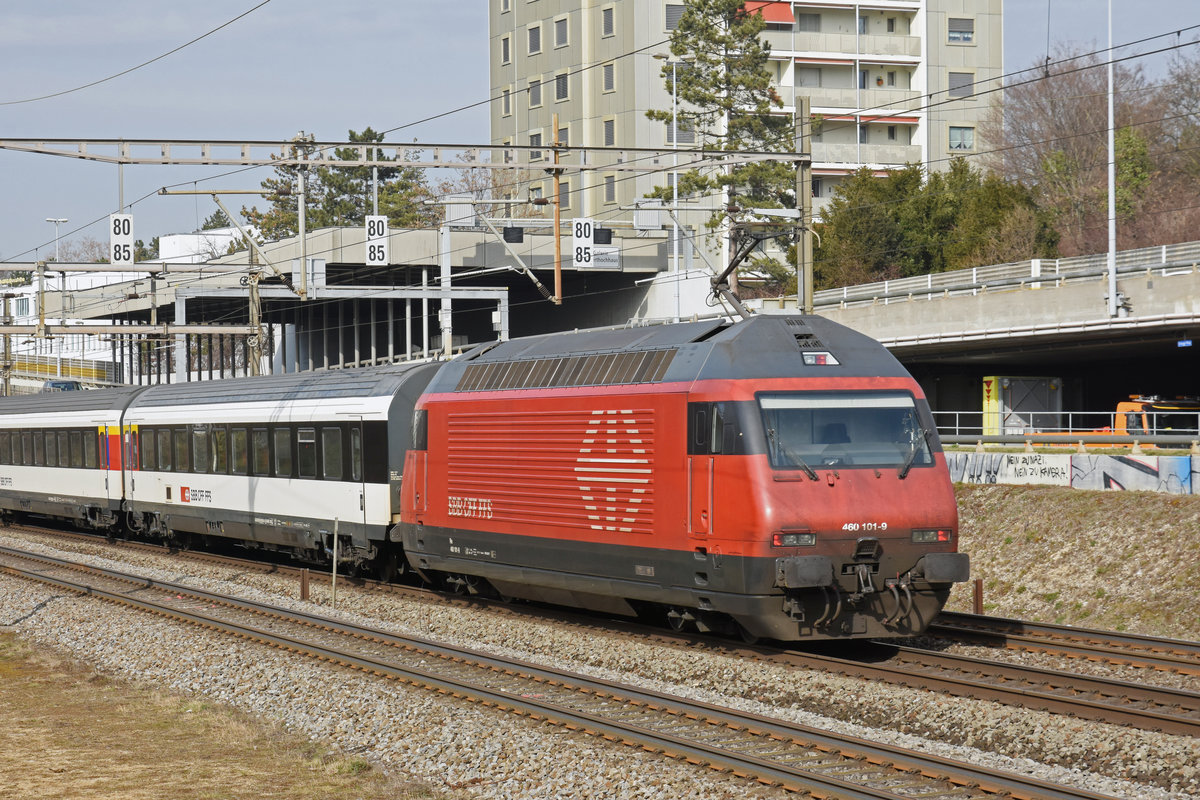 Re 460 101-9 fährt Richtung Bahnhof Muttenz. Die Aufnahme stammt vom 19.02.2019.