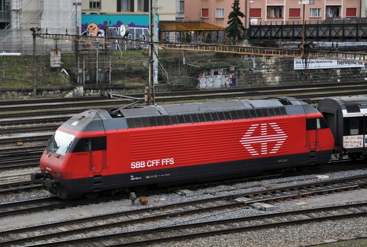 Re 460 103-5 fährt aus dem Bahnhof SBB in Basel. Die Aufnahme stammt vom 08.02.2014.