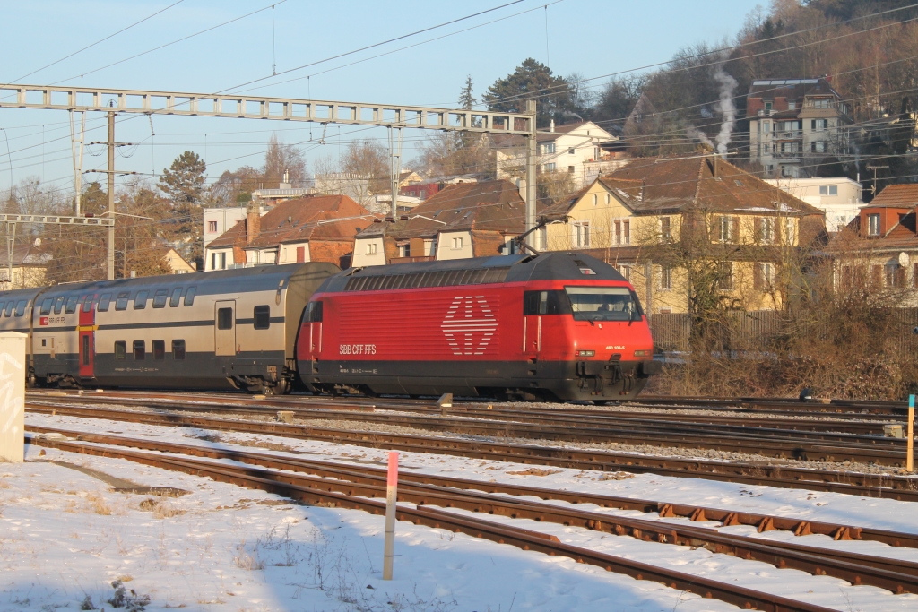 Re 460 103-5 ''Heitersberg'' am 29.1.2017 in Winterthur Grüze am Schluss des IC714 nach Genf-Flughafen