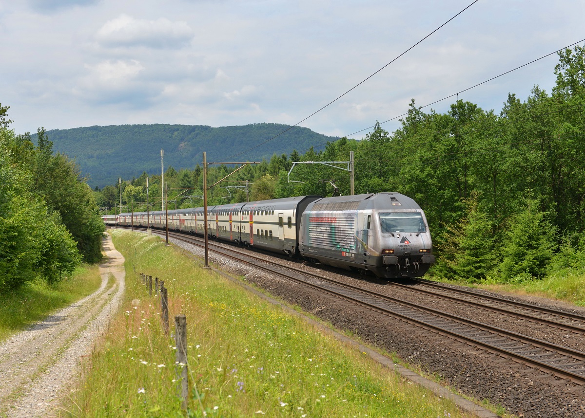 Re 460 107 mit einem IC nach Romanshorn am 14.06.2014 bei Rupperswil.