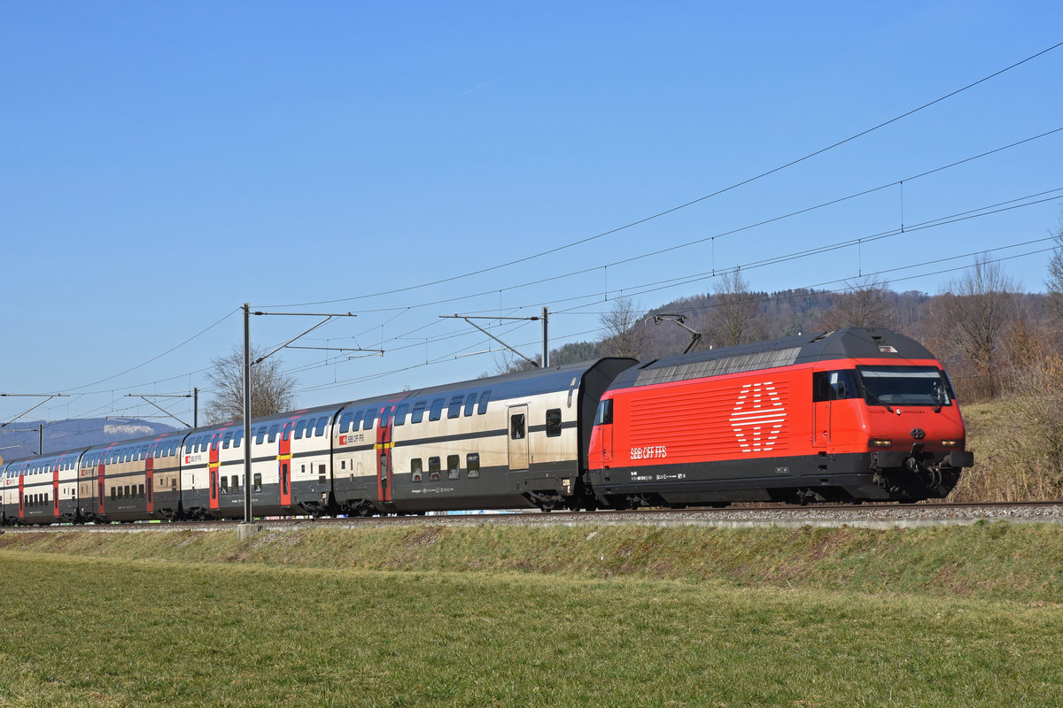 Re 460 112-6 fährt Richtung Bahnhof Sissach. Die Aufnahme stammt vom 27.02.2019.