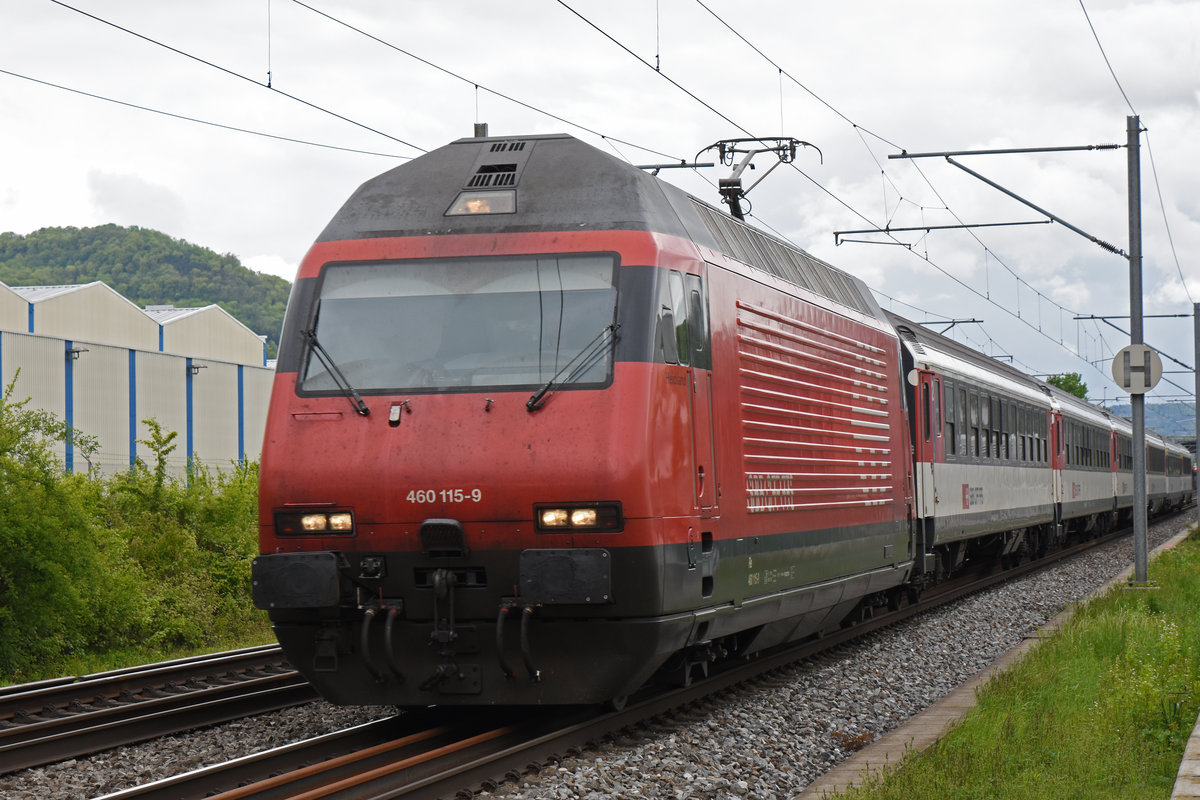 Re 460 115-9 fährt Richtung Bahnhof Lausen. Die Aufnahme stammt vom 10.05.2019.