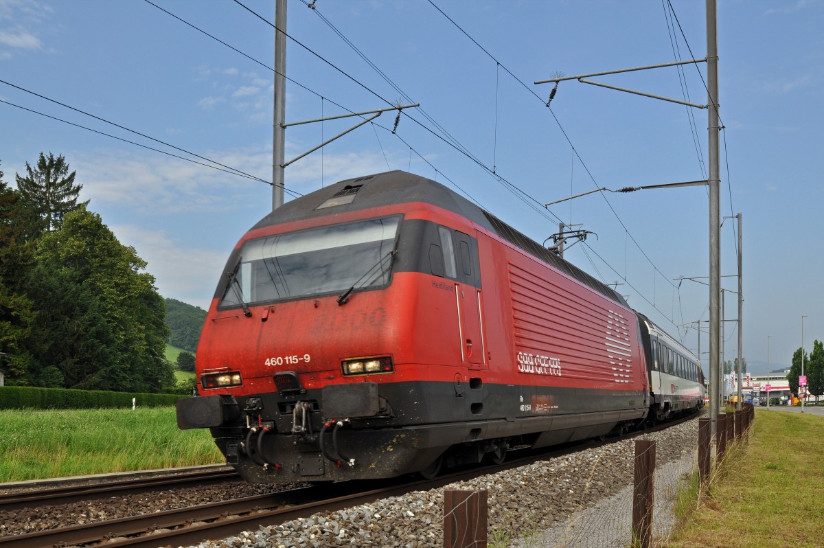Re 460 115-9 fährt Richtung Bahnhof Sissach. Die Aufnahme stammt vom 11.06.2015.