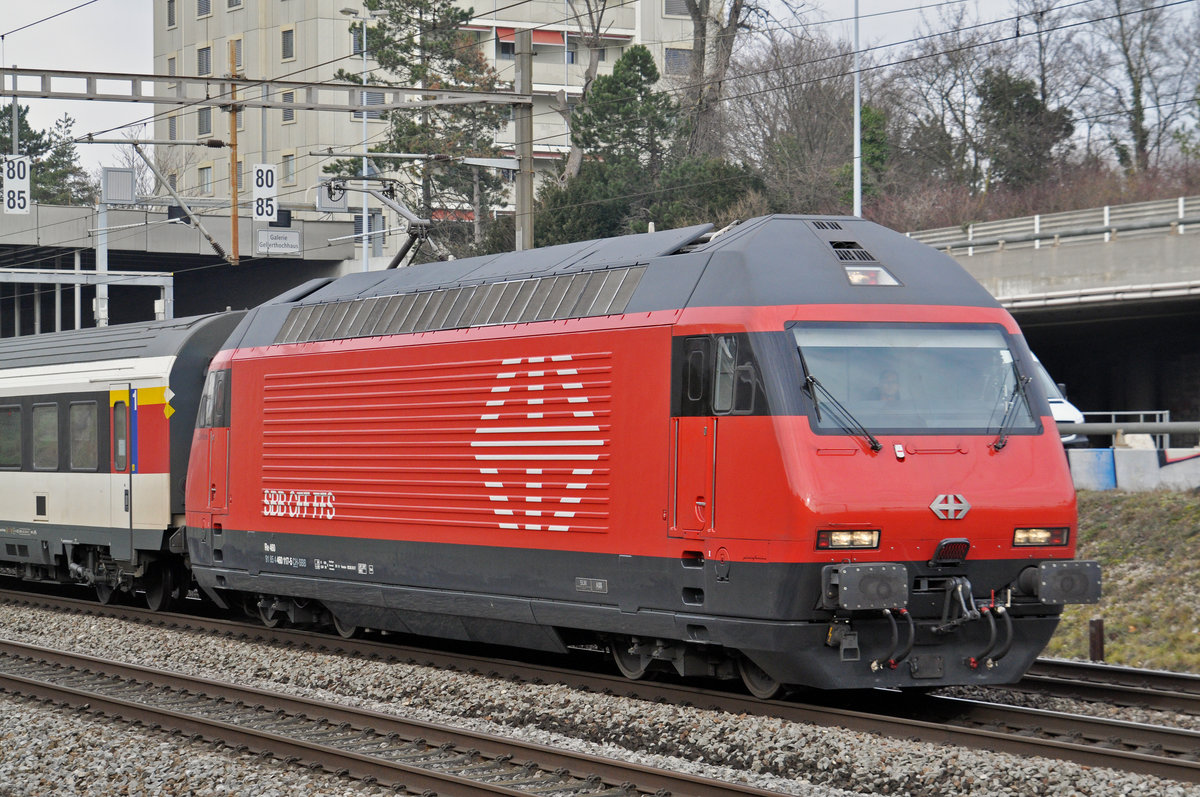 Re 460 117-5 fährt Richtung Bahnhof Muttenz. Die Aufnahme stammt vom 15.01.2018.