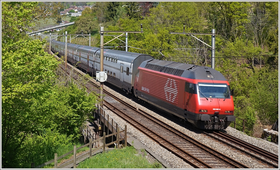 Re 460 mit dem IC 721 kurz nach Bossière am 14.04.2014