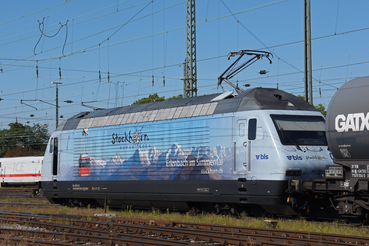 Re 465 014-4 der BLS durchfährt den badischen Bahnhof. Die Aufnahme stammt vom 08.09.2020.