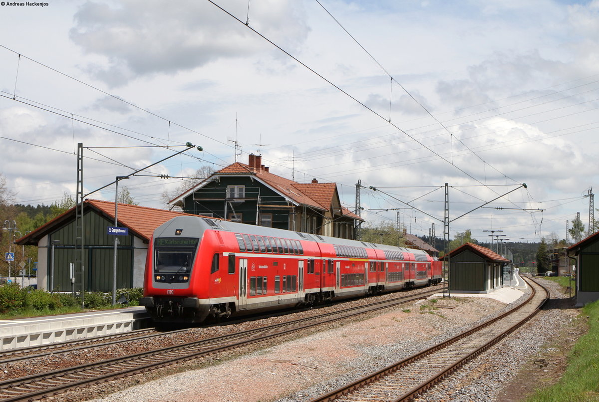 RE 4716 (Konstanz-Karlsruhe Hbf) mit Schublok 146 242-3 in St.Georgen 22.5.19
