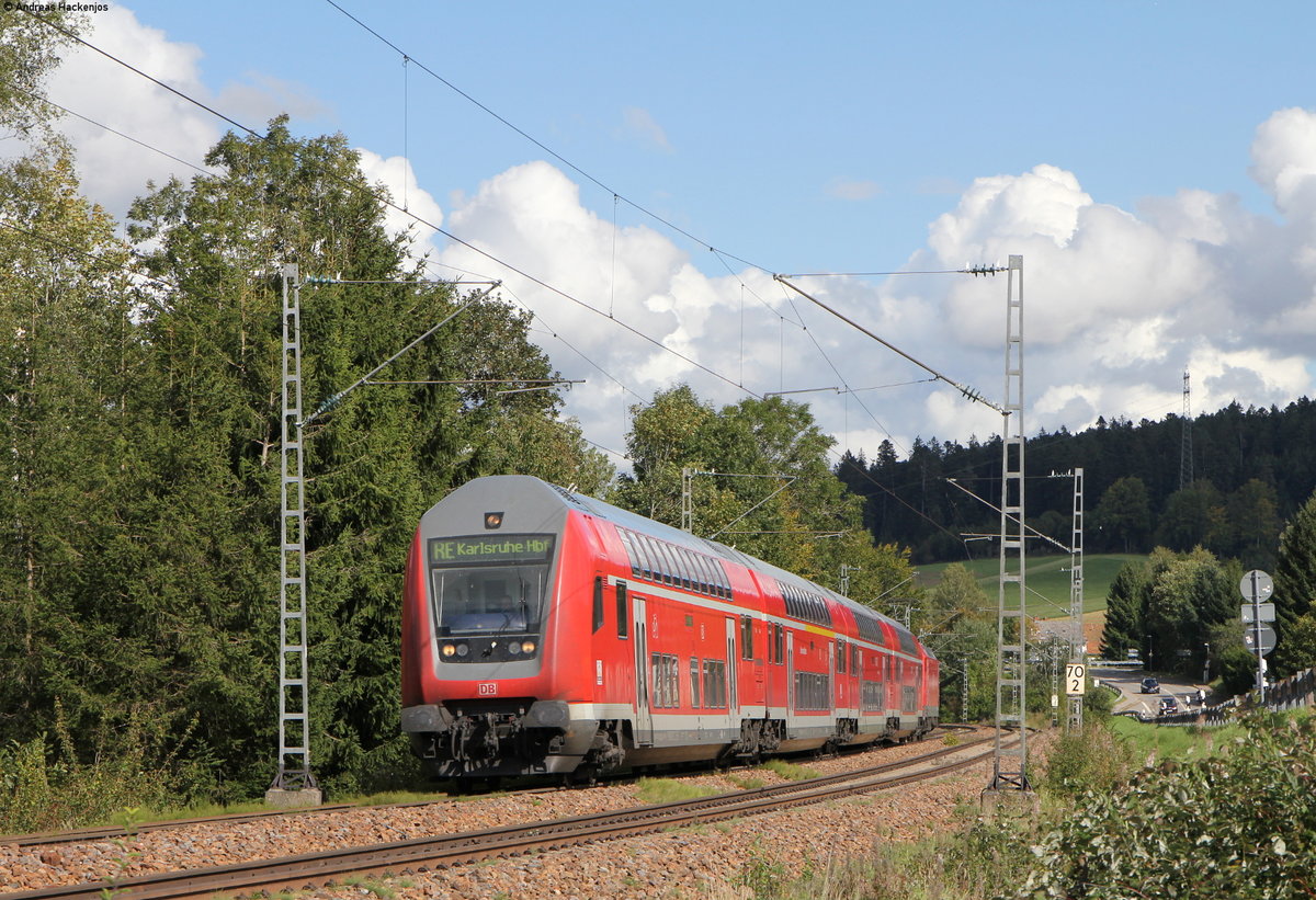 RE 4720 (Konstanz-Baden Baden) mit Schublok 146 214-2 bei St.Georgen 15.9.17