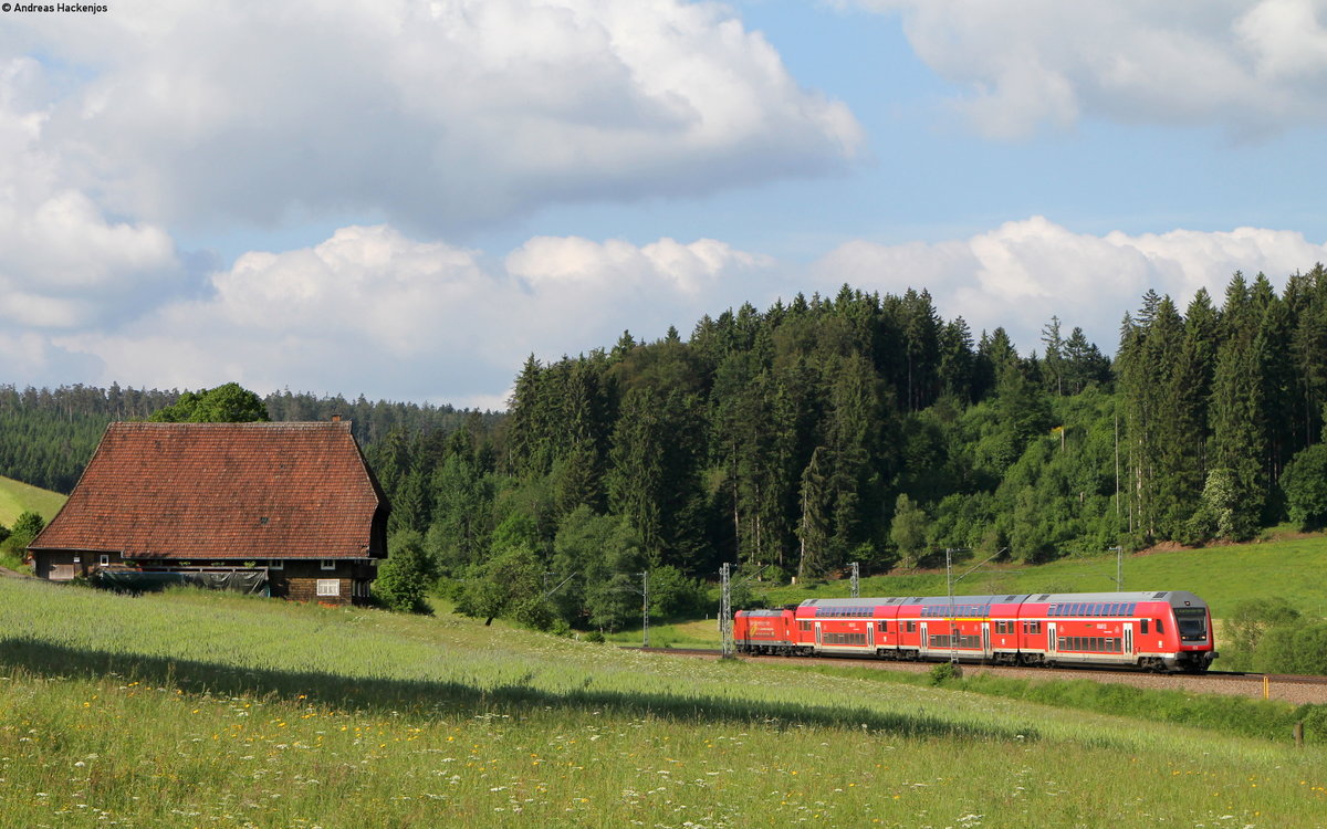 RE 4720 (Singen(Htw)-Karlsruhe Hbf) mit Schublok 146 115-1 bei Stockburg 10.6.16