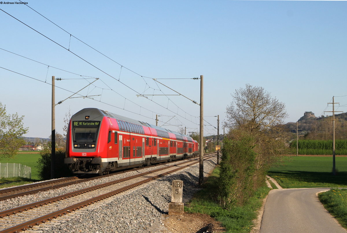 RE 4726 (Konstanz-Karlsruhe Hbf) mit Schublok 146 203-5 bei Welschingen 20.4.19