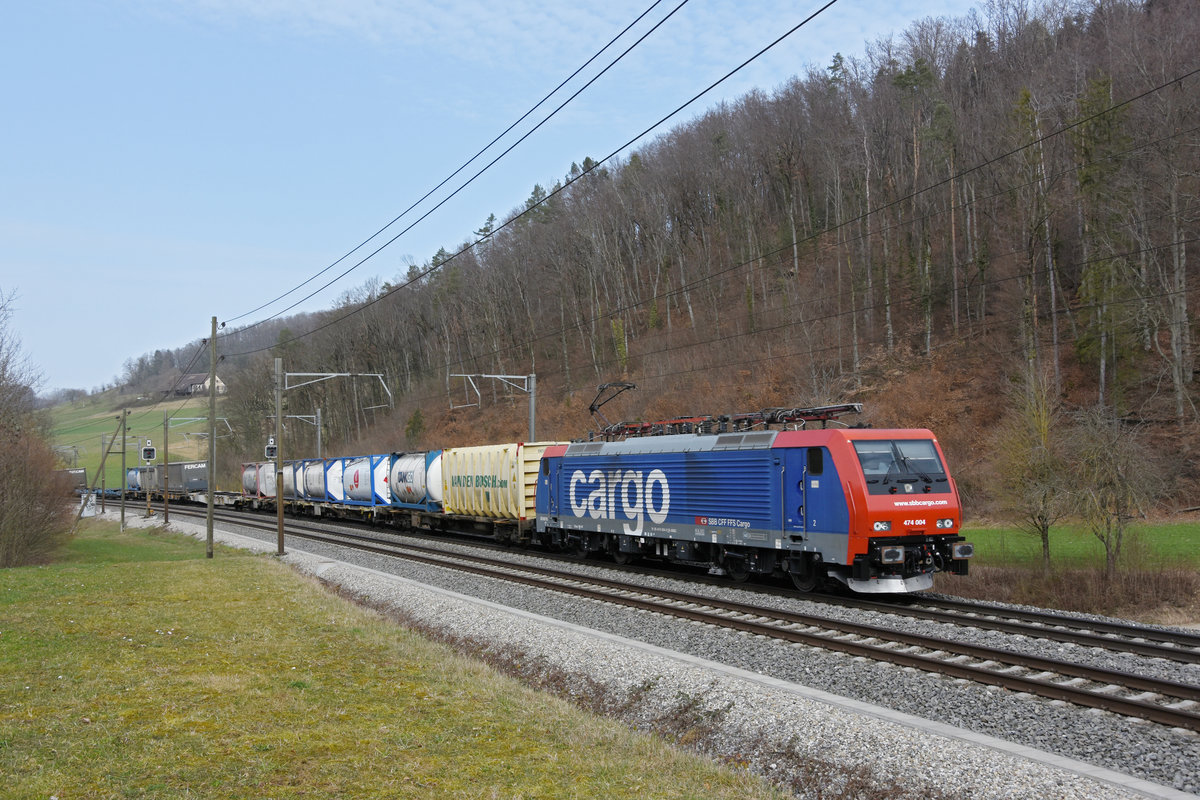 Re 474 004-9 fährt Richtung Bahnhof Tecknau. Die Aufnahme stammt vom 26.02.2021.