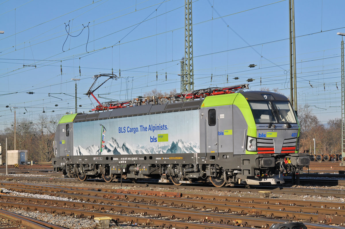 Re 475 401-6 durchfährt den Badischen Bahnhof. Die Aufnahme stammt vom 01.12.2016.