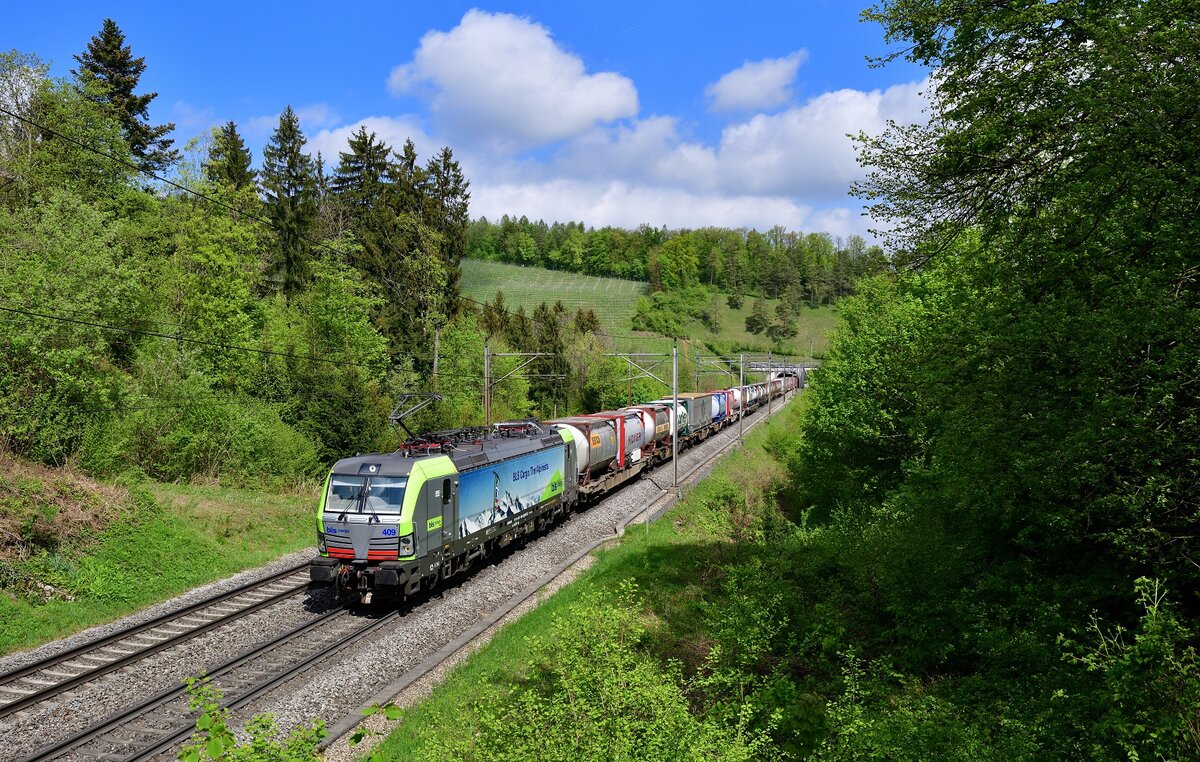 Re 475 409 mit einem KLV am 27.04.2022 bei Villnachern.