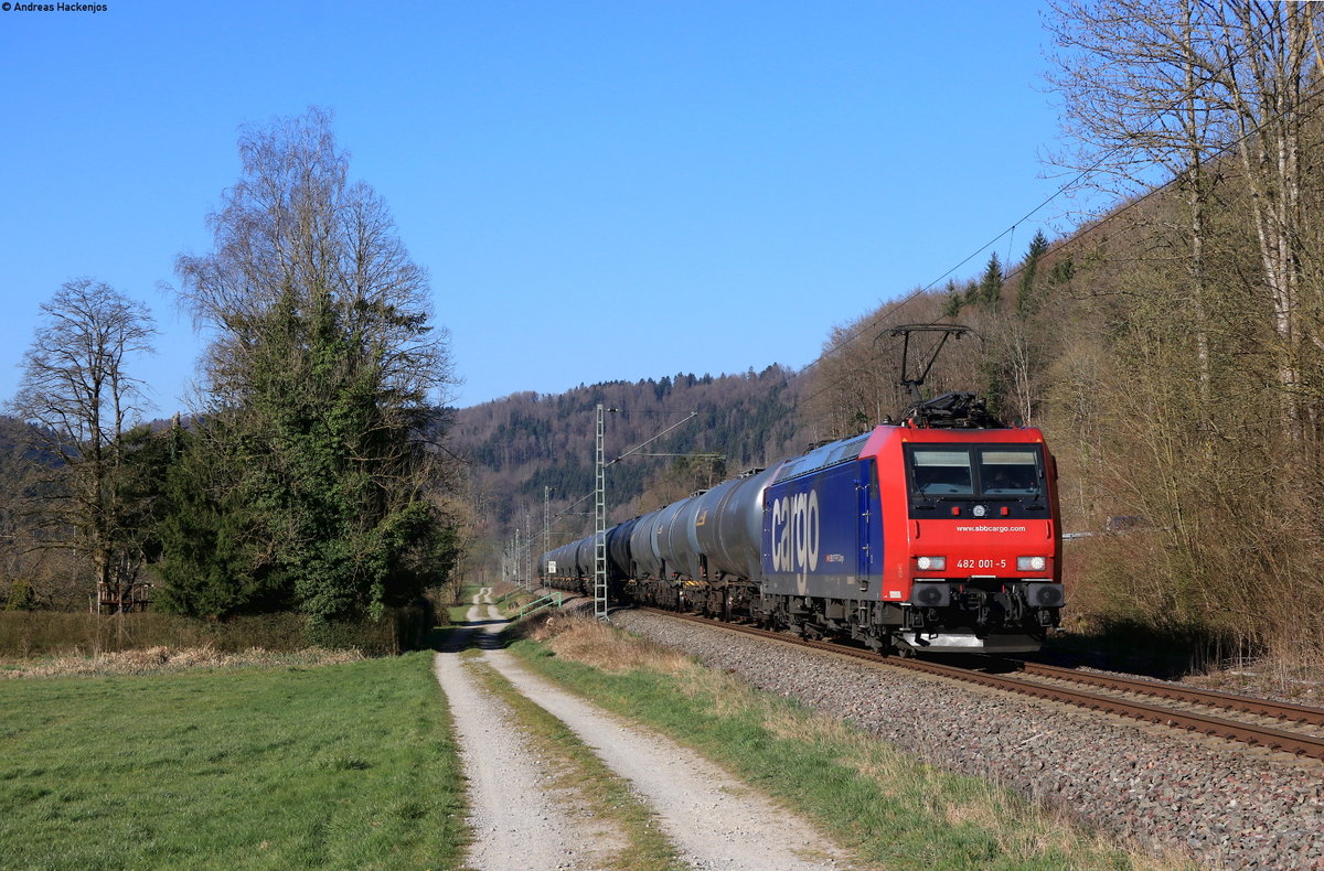 Re 482 001-5 mit dem DGS 44692 (Schaffhausen PB-Köln Eifeltor) bei Sulz 6.4.20