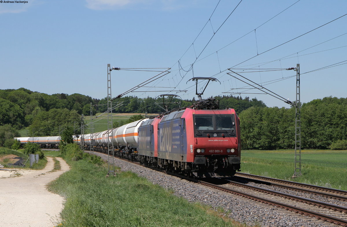 Re 482 009-8 und Re 482 008-0 mit dem DGS 91272 (Karlsruhe Gbf-Münchsmünster) bei Essingen 7.5.18