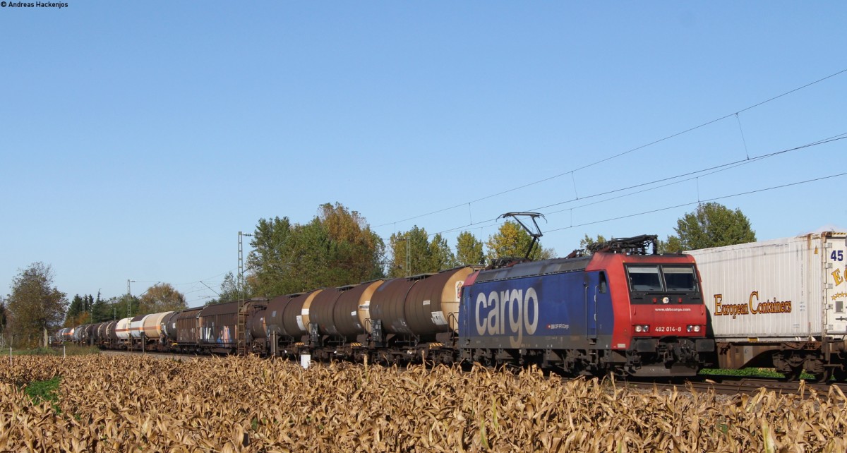 Re 482 014-8 mit einem KV Zug bei Riegel 24.10.13